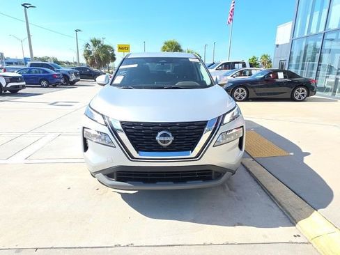 Used 2023 Nissan Rogue SV image 9