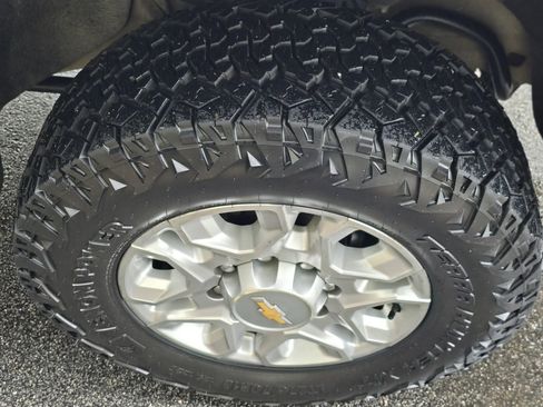 Used 2023 Chevrolet Silverado 2500 LT image 32