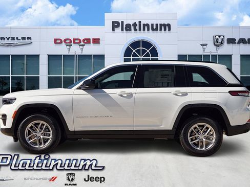 New 2026 Jeep Grand Cherokee Laredo image 3