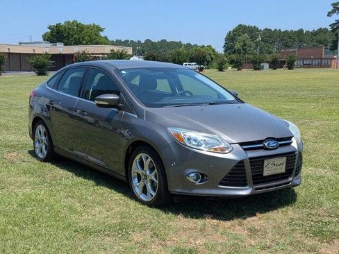 Used 2012 Ford Focus SEL FWD image 1