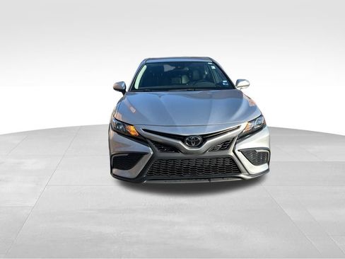 Used 2024 Toyota Camry SE image 6