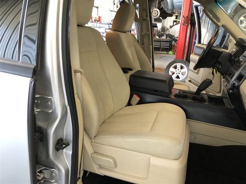 Used 2016 Ford Expedition XL image 19