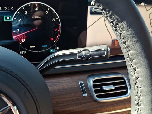 New 2026 Mercedes-Benz GLS 580 4MATIC image 11