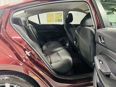 Used 2024 Nissan Altima 2.5 SV image 31