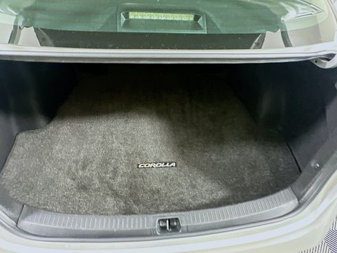 Used 2024 Toyota Corolla LE FWD image 28