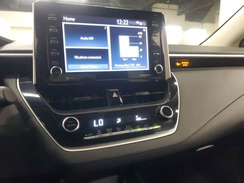 Used 2021 Toyota Corolla LE image 27