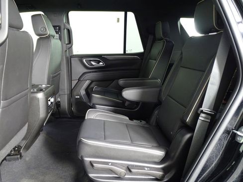 Used 2022 GMC Yukon SLT w/ SLT Luxury Package image 11