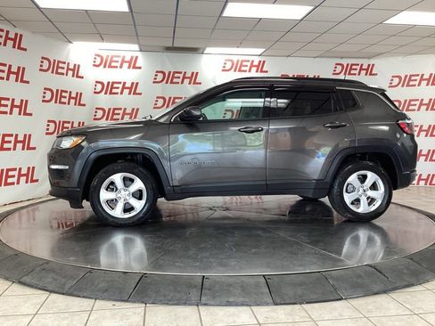 Used 2020 Jeep Compass Latitude w/ Cold Weather Group AWD/4WD image 4