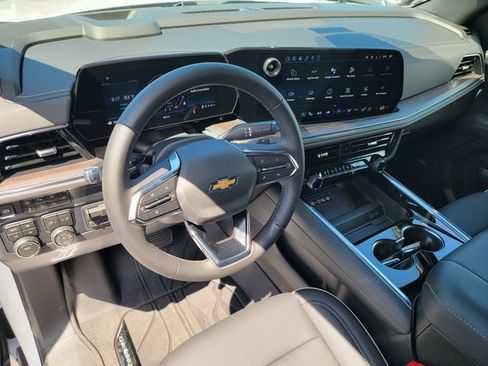 New 2026 Chevrolet Suburban Premier w/ Sun And Tow Package AWD/4WD image 11