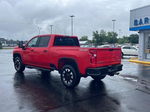 Used 2020 Chevrolet Silverado 2500 Custom w/ Custom Value Package AWD/4WD image 3