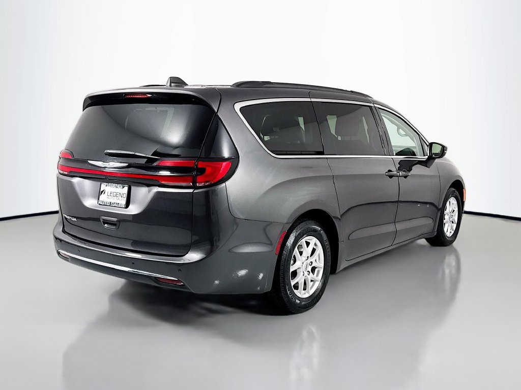 Used 2022 Chrysler Pacifica Touring-L FWD image 6