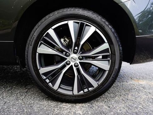 Used 2022 Volvo XC60 B5 Momentum w/ Advanced Package image 40
