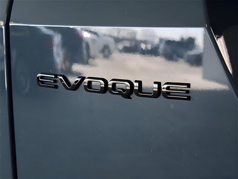 Used 2026 Land Rover Range Rover Evoque Dynamic SE image 8