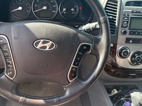 Used 2010 Hyundai Santa Fe SE FWD image 4