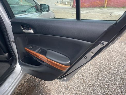 Used 2011 Honda Accord EX-L image 20