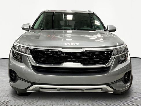 Used 2023 Kia Seltos S w/ Navigation Package FWD image 2