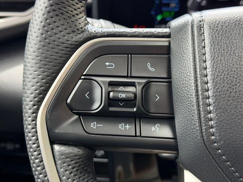 Used 2025 Toyota Sequoia Limited AWD/4WD image 18