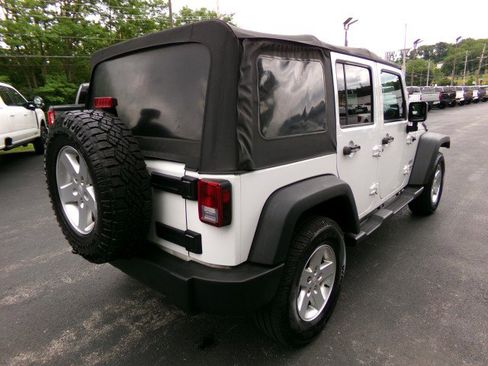Used 2015 Jeep Wrangler Unlimited Sport w/ Quick Order Package 24S AWD/4WD image 9