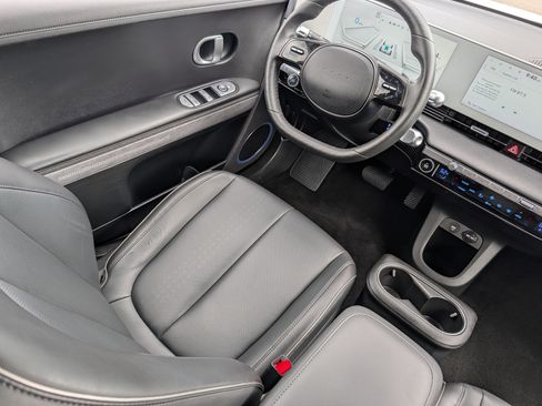 Certified 2023 Hyundai Ioniq 5 SEL AWD/4WD image 9