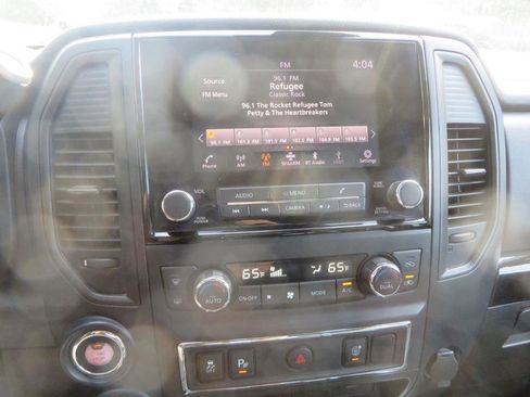 Used 2023 Nissan Titan SV w/ SV Convenience Package AWD/4WD image 21
