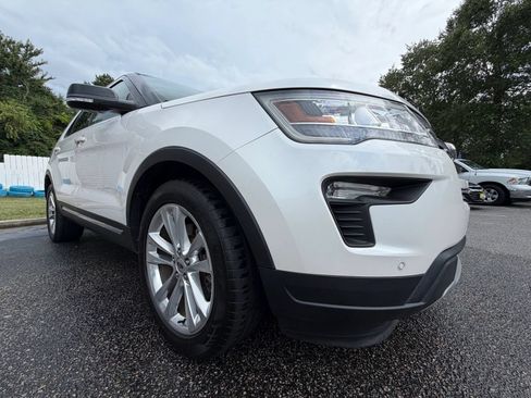 Used 2018 Ford Explorer XLT w/ Equipment Group 202A FWD image 26