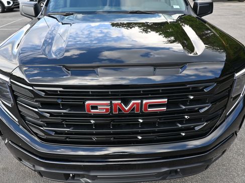 Used 2024 GMC Sierra 1500 Elevation image 13