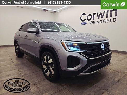 Used 2024 Volkswagen Atlas Cross Sport SE image 6