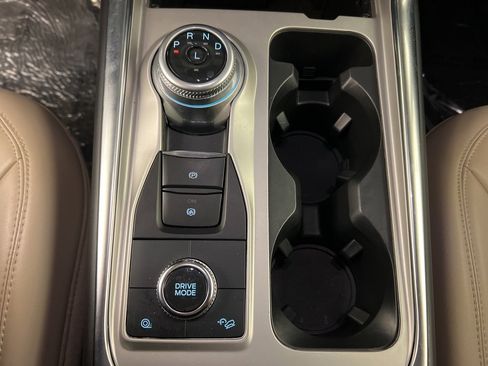 Certified 2023 Ford Explorer XLT w/ Equipment Group 202A image 16