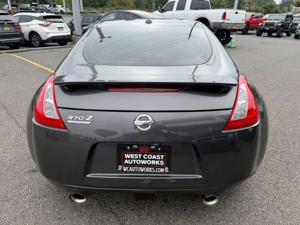 Used 2010 Nissan 370Z Touring w/ Sport Pkg RWD image 3