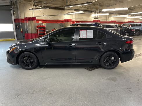 Used 2022 Toyota Corolla LE image 7