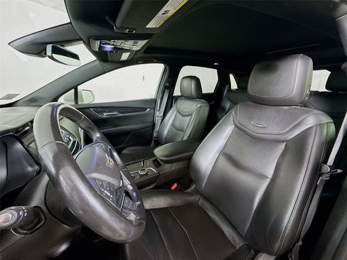 Used 2020 Cadillac XT5 Premium Luxury image 3