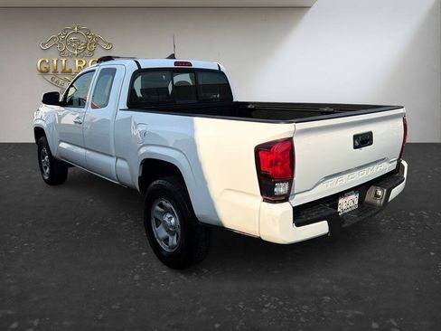 Used 2018 Toyota Tacoma SR w/ SR Convenience Package RWD image 12