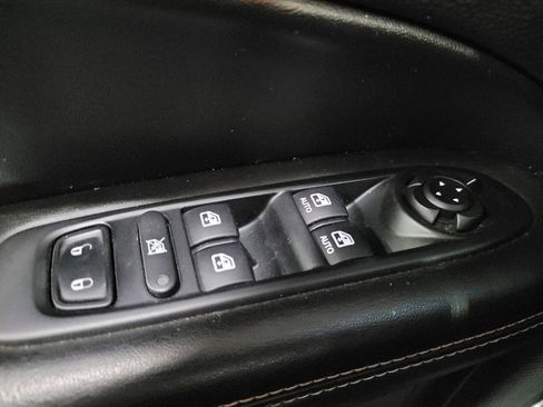 Used 2017 Jeep Compass Latitude w/ Popular Equipment Group AWD/4WD image 27