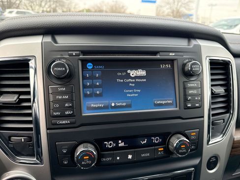 Used 2017 Nissan Titan SL image 18