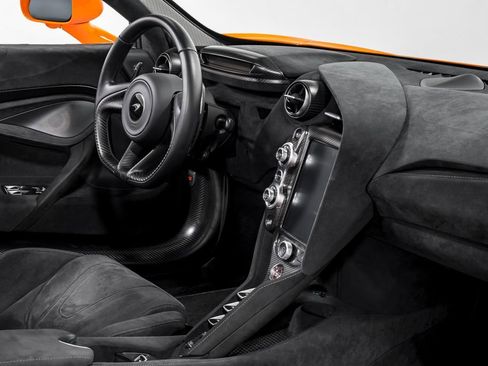 Used 2023 McLaren 720S Spider image 26