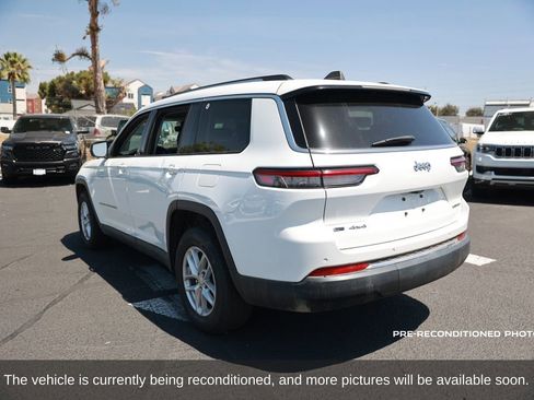 Used 2021 Jeep Grand Cherokee L Laredo w/ Luxury Tech Group I AWD/4WD image 3