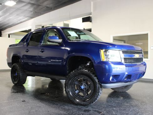 Used 2013 Chevrolet Avalanche LS RWD image 36
