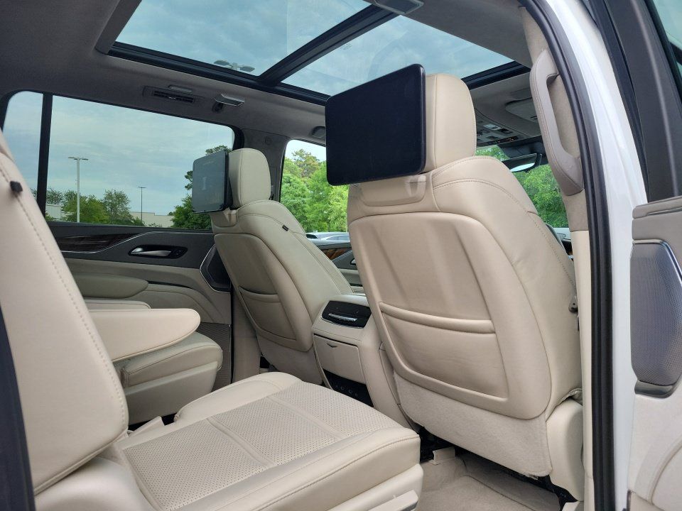 Certified 2024 Cadillac Escalade ESV Premium Luxury Platinum AWD/4WD image 29