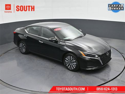 Used 2024 Nissan Altima 2.5 SV image 41