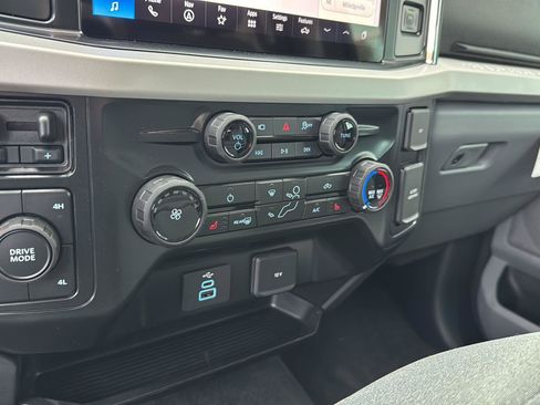 New 2026 Ford F250 XLT w/ XLT Premium Package image 34