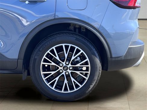 Used 2025 Ford Escape SE w/ PHEV Premium Package image 40