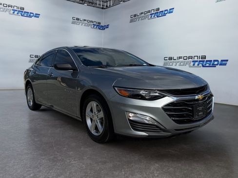 Used 2023 Chevrolet Malibu LS image 3