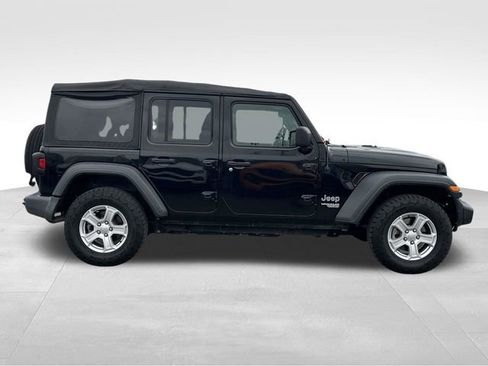 Used 2019 Jeep Wrangler Unlimited Sport S image 8