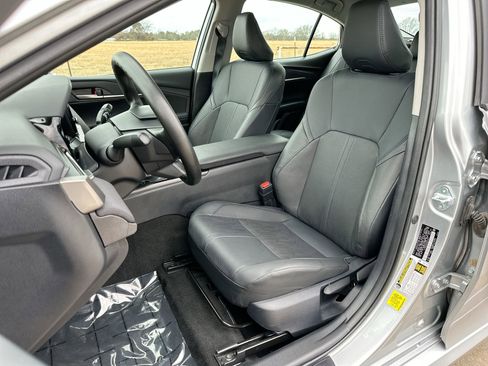 Used 2025 Toyota Camry LE image 11