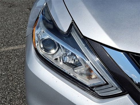Used 2017 Nissan Altima 2.5 SV w/ Convenience Package image 12