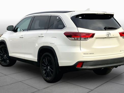 Used 2019 Toyota Highlander SE AWD/4WD image 12