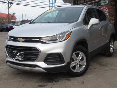 Used 2019 Chevrolet Trax LT w/ LT Convenience Package image 27