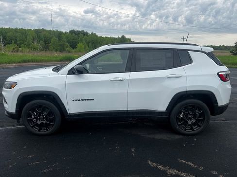 New 2025 Jeep Compass Latitude w/ Altitude Special Edition image 8