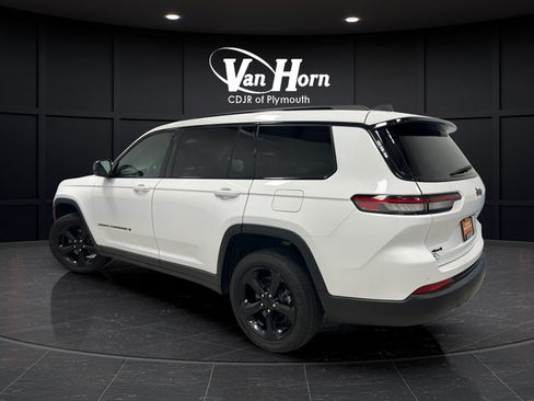 Used 2024 Jeep Grand Cherokee L Altitude AWD/4WD image 5