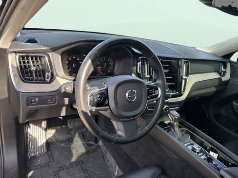 Used 2021 Volvo XC60 T5 Inscription image 17